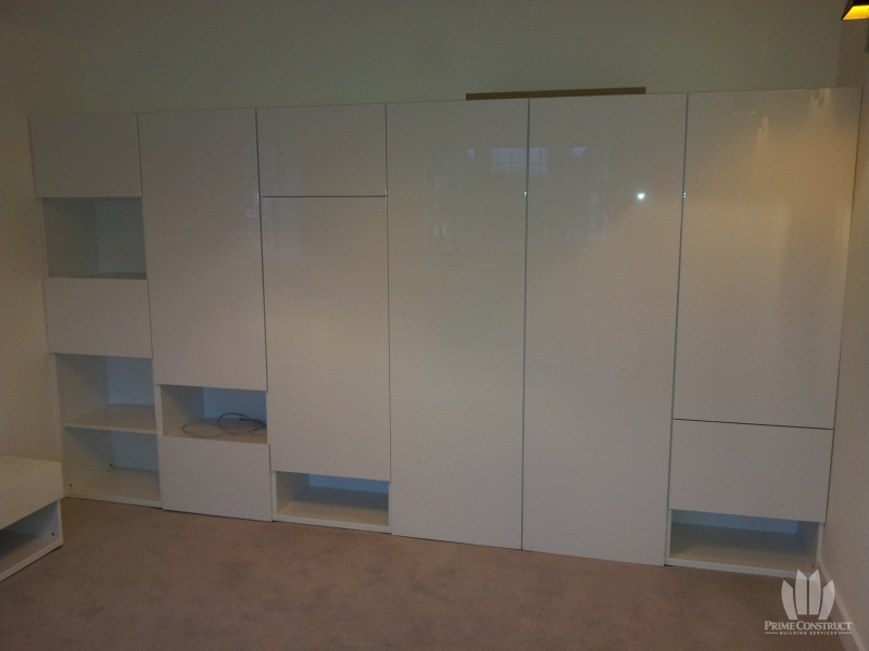 Fitted cabinets and open shelves